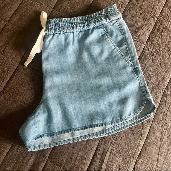 LOFT Tencel Blue Denim Running Short | Lounge Shorts | Medium - Picture 5 of 9